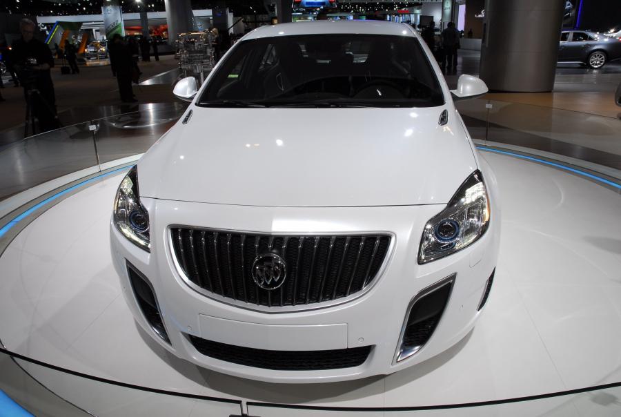  Buick Regal GS 2011 года  (фото 51 из 69)